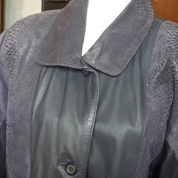 Beautiful Leather Coat, size L - Picture 3 of 7